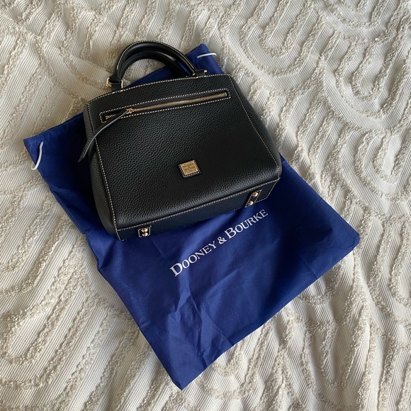 Dooney & Bourke Pebble Grain Leather Satchel Handbag - Spacious Everyday Carry With Multiple Pockets